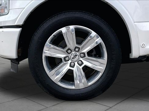 Used 2015 Ford F150 Platinum w/ Equipment Group 701A Luxury RWD image 11