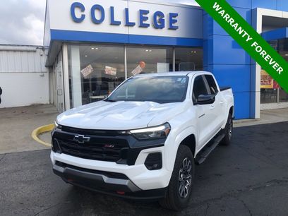 Used 2024 Chevrolet Colorado Z71 w/ Z71 Convenience Package 2