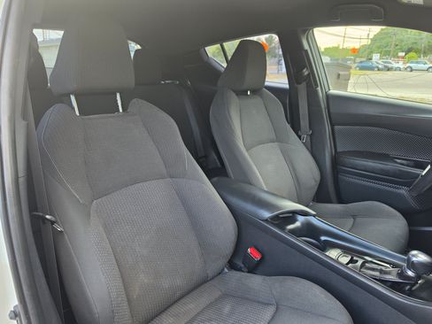 Used 2018 Toyota C-HR XLE FWD image 14
