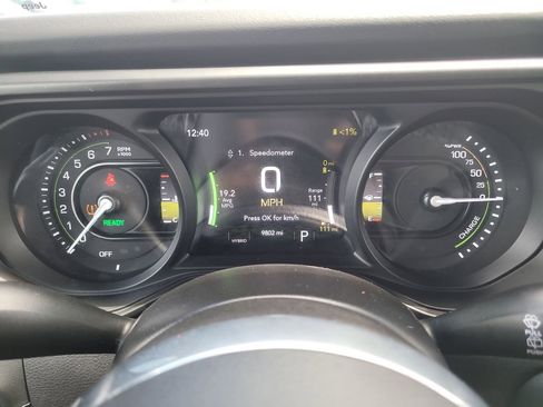 Certified 2025 Jeep Wrangler Unlimited Sahara AWD/4WD image 33