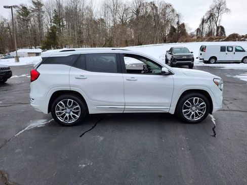 Used 2022 GMC Terrain Denali w/ LPO, Floor Liner Package image 8