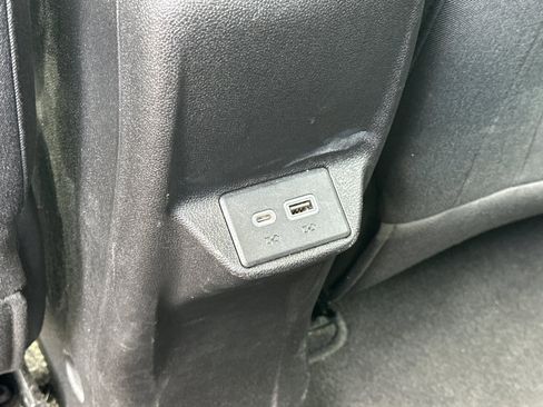 Used 2022 Chevrolet Bolt EUV LT w/ Driver Confidence Package image 40