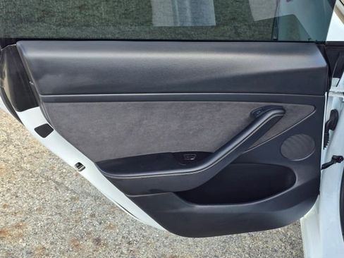Used 2021 Tesla Model 3 Standard Range Plus RWD image 13