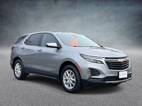 Used 2023 Chevrolet Equinox LT image 1