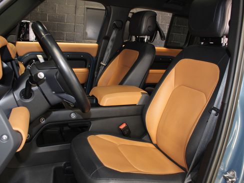 Used 2023 Land Rover Defender 110 X-Dynamic SE image 32