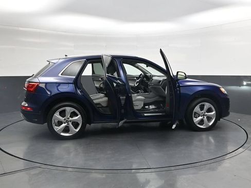 Used 2021 Audi Q5 Prestige w/ Prestige Package AWD/4WD image 40