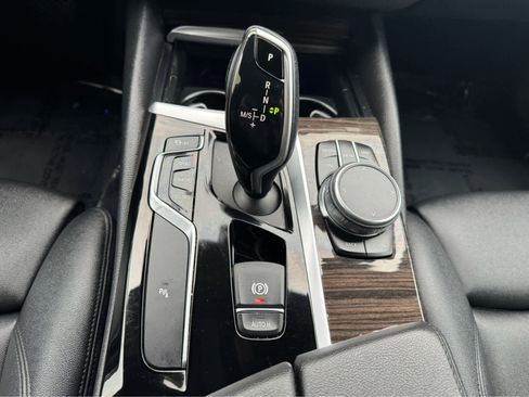 Used 2019 BMW 530i w/ Convenience Package image 16