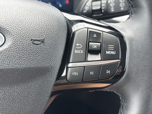 Used 2025 Ford Escape Platinum AWD/4WD image 17