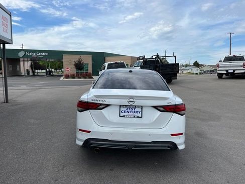 Used 2022 Nissan Sentra SR w/ SR Premium Package FWD image 12