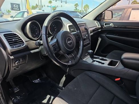 Used 2011 Jeep Grand Cherokee Laredo RWD image 12
