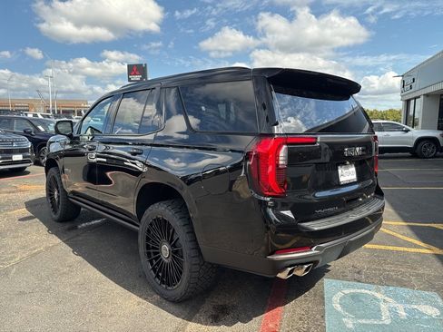 Used 2025 GMC Yukon AT4 Ultimate w/ LPO, Illumination Package image 10