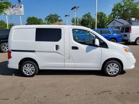 Used 2020 Nissan NV200 SV w/ Sliding Glass Door Package image 3