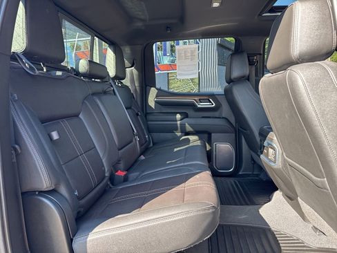 Used 2022 Chevrolet Silverado 1500 High Country w/ Technology Package AWD/4WD image 14