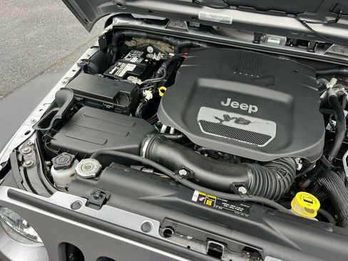 Used 2018 Jeep Wrangler Sport image 43