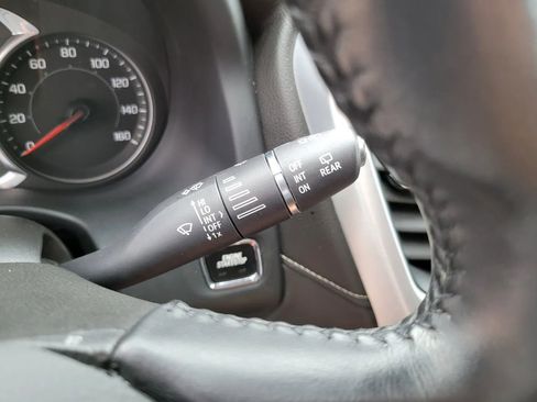 Used 2020 GMC Acadia SLE image 30