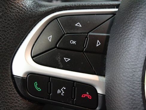 Used 2018 Jeep Compass Sport image 17