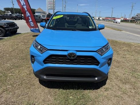 Used 2020 Toyota RAV4 XLE Premium image 2