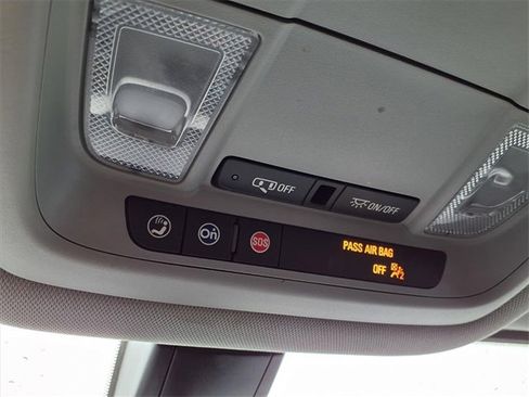 Used 2021 GMC Acadia SLE image 14