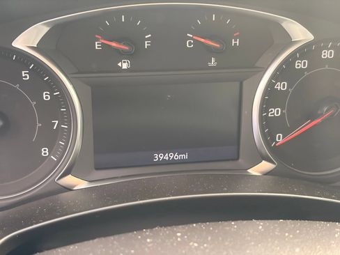 Used 2024 GMC Terrain SLT w/ Infotainment Package II FWD image 9