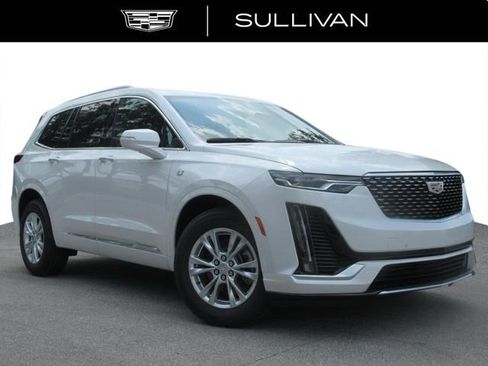 New 2025 Cadillac XT6 Luxury image 1