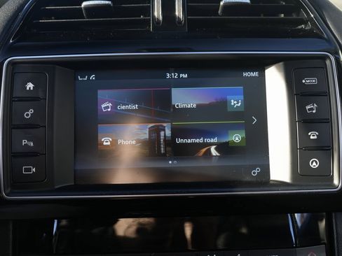 Used 2017 Jaguar F-PACE R-Sport image 56