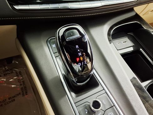 Certified 2023 Cadillac Escalade ESV Premium Luxury w/ Performance Package AWD/4WD image 21
