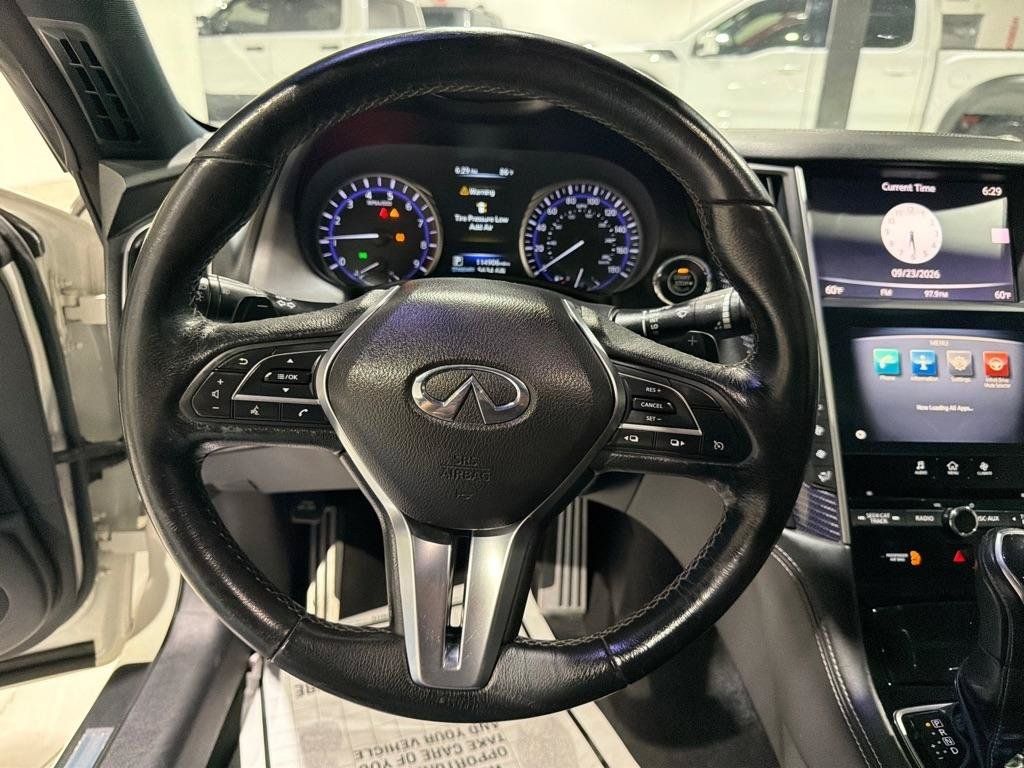Used 2017 INFINITI Q60 Red Sport 400 RWD image 18