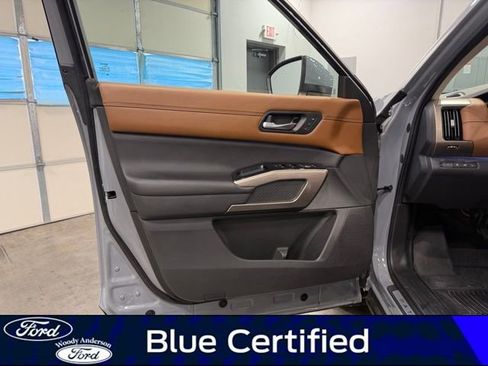 Used 2023 Nissan Pathfinder Platinum AWD/4WD image 24