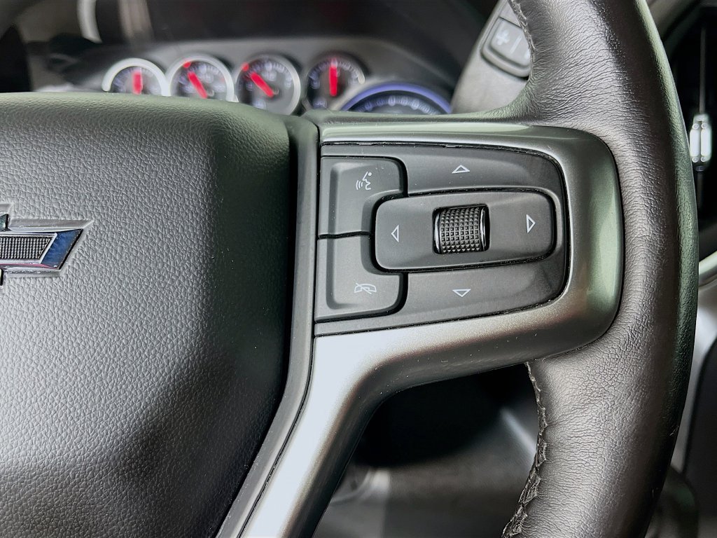 Used 2021 Chevrolet Silverado 1500 RST AWD/4WD image 16