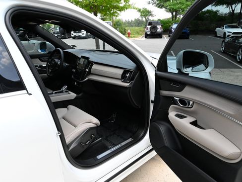 Used 2025 Volvo XC90 T8 Ultra w/ Protection Package Premier AWD/4WD image 55