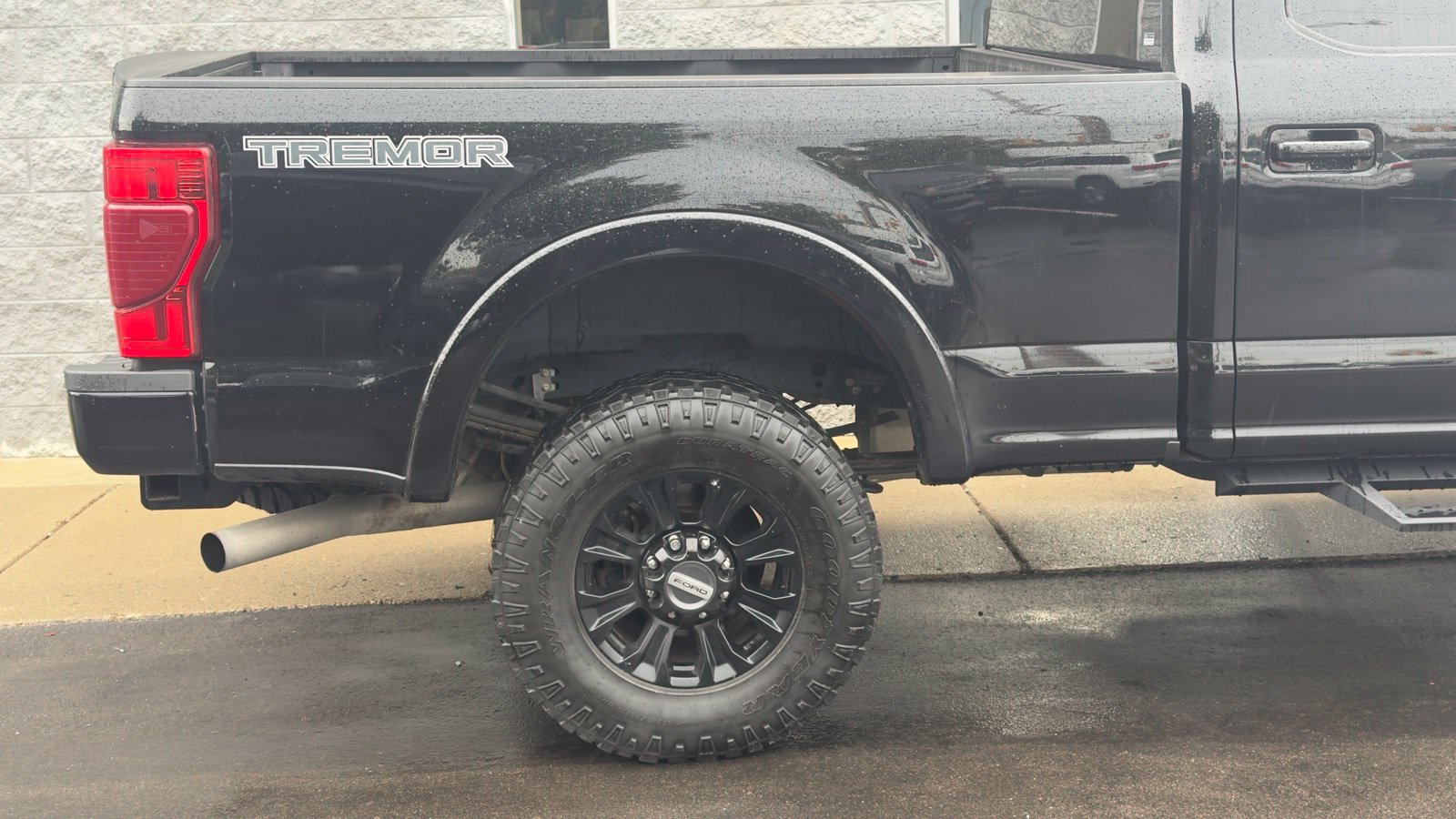 Used 2022 Ford F250 Lariat w/ Tremor Off-Road Package AWD/4WD image 7