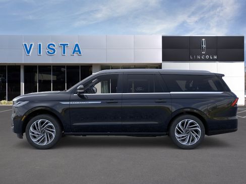 New 2026 Lincoln Navigator L Reserve AWD/4WD image 3