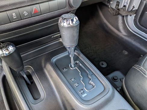 Used 2016 Jeep Wrangler Unlimited Sport image 27