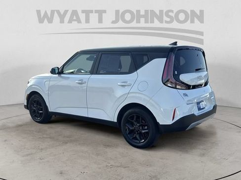 Used 2025 Kia Soul S FWD image 3