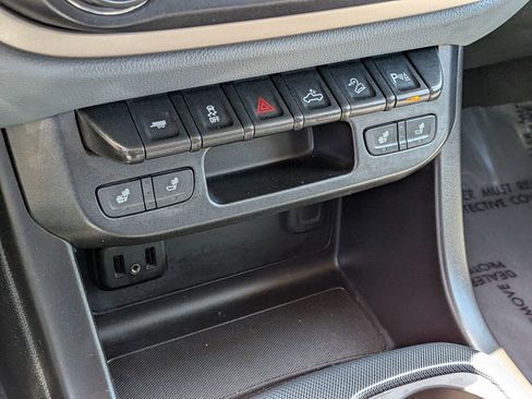 Used 2019 Chevrolet Colorado Z71 image 23