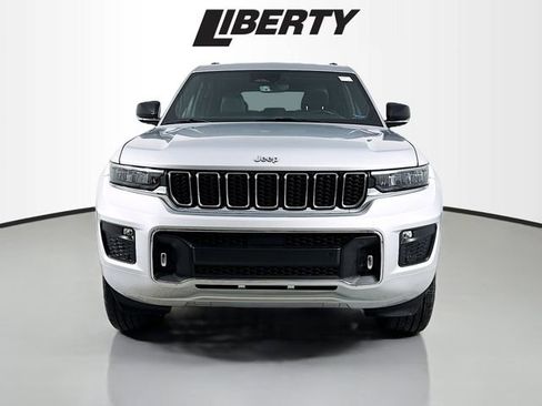 Used 2022 Jeep Grand Cherokee Overland image 2