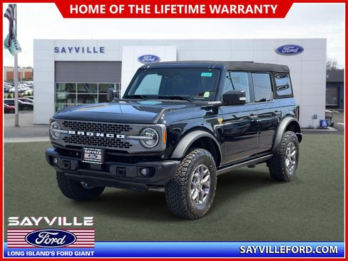 Used 2025 Ford Bronco Badlands AWD/4WD image 1