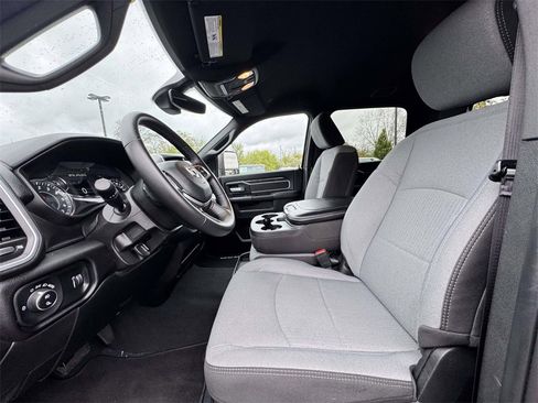 Used 2024 RAM 2500 Big Horn w/ Bed Utility Group image 13