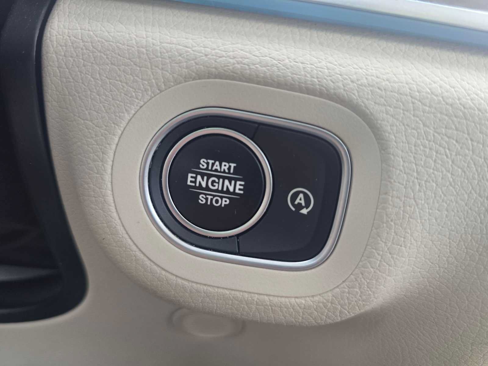 Used 2024 Mercedes-Benz GLS 450 4MATIC image 32