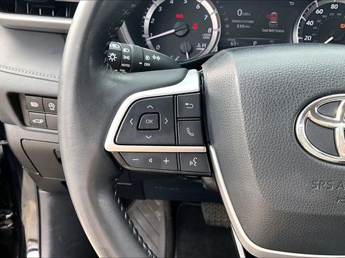 Used 2023 Toyota Highlander L image 11