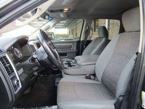 Used 2018 RAM 3500 Big Horn w/ Max Tow Package image 10