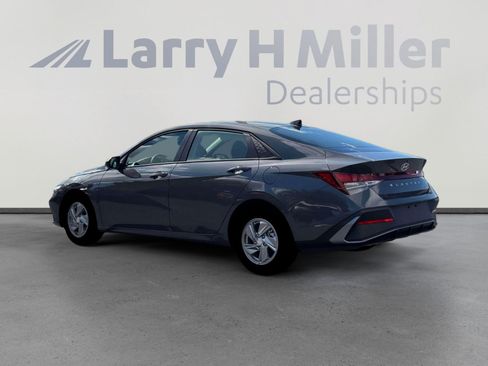 New 2026 Hyundai Elantra SE FWD image 4