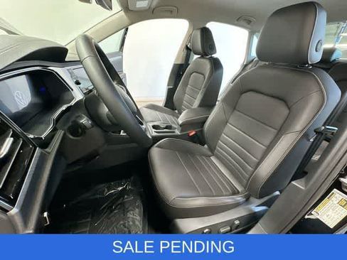 Used 2024 Volkswagen Jetta SE FWD image 17