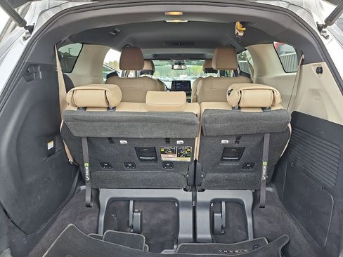 Used 2021 Toyota Sienna XLE image 16
