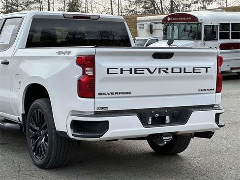 Used 2023 Chevrolet Silverado 1500 Custom image 4