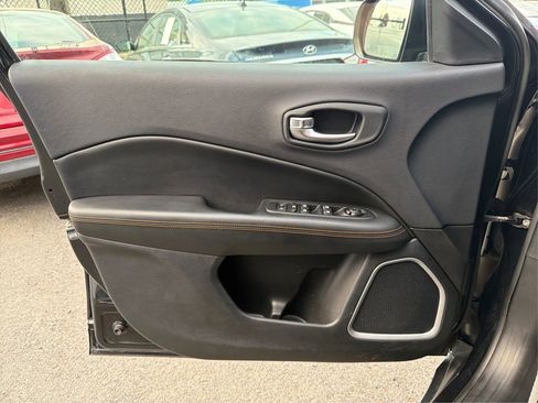 Used 2018 Jeep Compass Limited w/ Navigation Group image 21