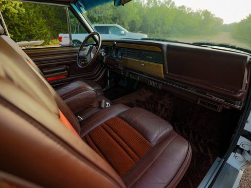 Used 1989 Jeep Grand Wagoneer AWD/4WD image 6