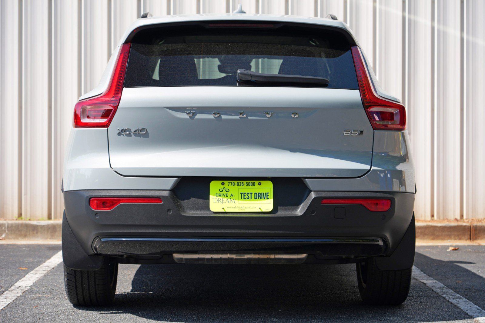 Used 2024 Volvo XC40 B5 Plus w/ Climate Package AWD/4WD image 11