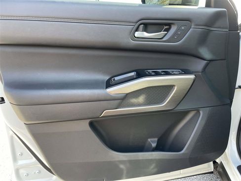 Used 2024 Nissan Pathfinder Platinum w/ Cargo Package image 15