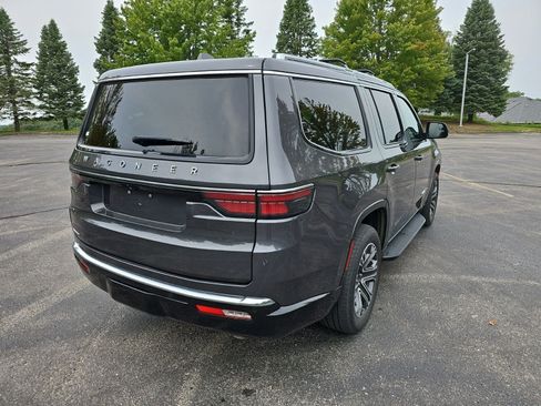 Used 2023 Jeep Wagoneer 4WD w/ Premium Group I image 6